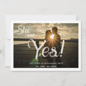 彼女はYesI写真モダン婚約パーティと言った 招待状 (正面)