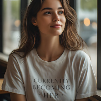 彼女へと変わりゆく今 ミニマリストのモチベーション トライブレンドTシャツ