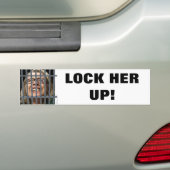 彼女を閉じ込めて下さい!  バンパーステッカー (車上)