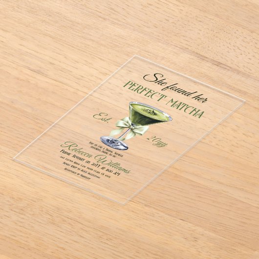 彼女エレガントは完璧な抹茶ブライダルシャワーを見つけた アクリル招待状 (レイダウン)