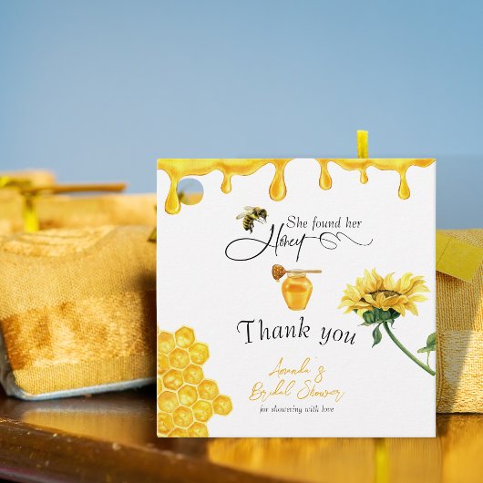 彼女エレガントは彼女のハニービーブライダルシャワーを見つけた フェイバータグ