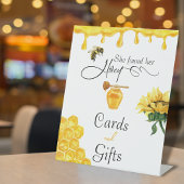 彼女エレガントは彼女のハニービーブライダルシャワーを見つけた 台座サイン