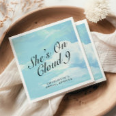 彼女エレガントはCloud 9ブルースカイブライダルシャワーに乗っている スタンダードカクテルナプキン