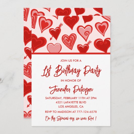 彼女シンプルのハートのための第1の誕生日招待状 招待状 (正面/裏面)