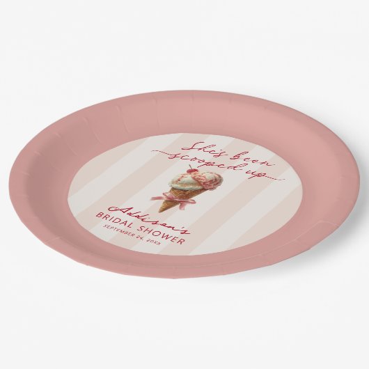 彼女パーソナライズされたはスクープされたブライダルシャワー ペーパープレート (アングル)
