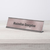 彼女フェイクのためのピンクメタリック デスクネームプレート (正面)