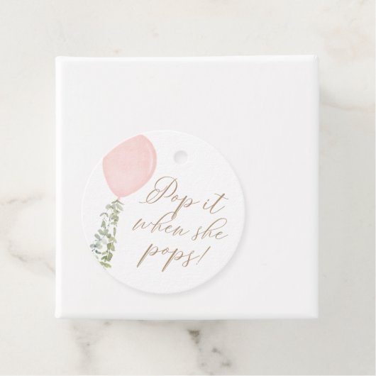 彼女ポップ・アートのがピンク色のバルーン赤ちゃんシャワーをポップするとき フェイバータグ (インサイチュ)