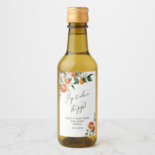 彼女ポップ・アートのがポップリトルかわいこちゃん赤ちゃんシャワー時 ワインラベル (正面)