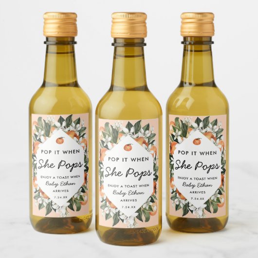 彼女ポップ・アートのが小さなかわいこちゃんの赤ちゃんシャワーをポップするとき ワインラベル (ボトル)