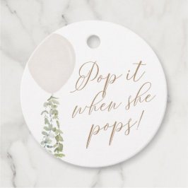 彼女ポップ・アートのが白い気球の赤ん坊のシャワーをポップするとき フェイバータグ