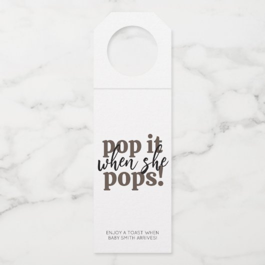 彼女ポップ・アートのが赤ん坊のシャワーをポップするとき ボトルネックタグ (正面)