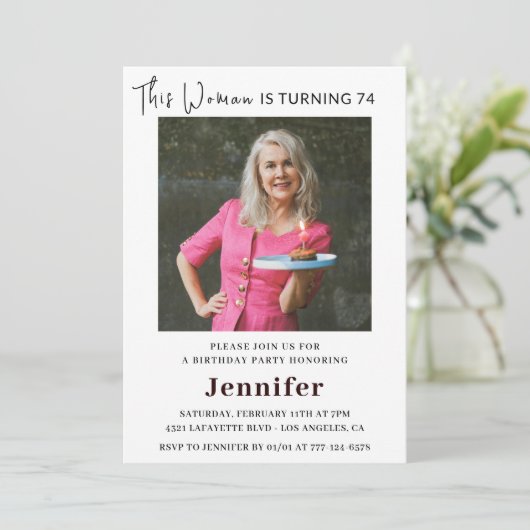 彼女モダンの写真の74歳の誕生日招待状 招待状 (スタンド正面)