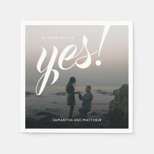 彼女モダンは素朴、Yes婚約写真パーティー スタンダードカクテルナプキン (正面)