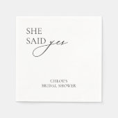 「彼女モダンはYesと言った」ブライダルシャワーのためのナプキン スタンダードカクテルナプキン (正面)