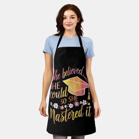 彼女信じは卒業をマスターすることができた エプロン (着用した状態)