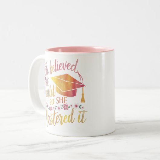 彼女信じは卒業をマスターすることができた ツートーンマグカップ (正面左)