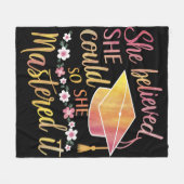 彼女信じは卒業をマスターすることができた フリースブランケット (正面(横))