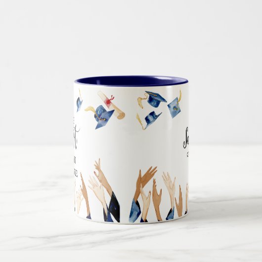 彼女信じは卒業式パーソナライズされたに合格した ツートーンマグカップ (中央)