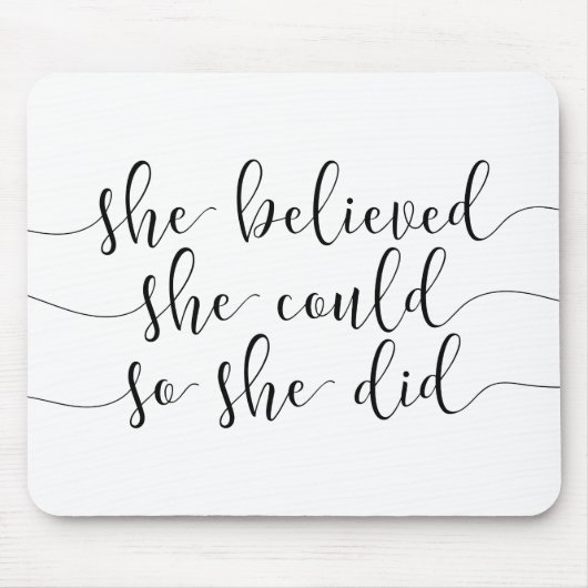 彼女信じは彼女の言う通りにした マウスパッド (正面)