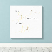 彼女信じは自分の引用文を行うこインスパイアとができた キャンバスプリント (インサイチュ (ウッドフロア))