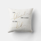 彼女信じは自分の引用文を行うこインスパイアとができた クッション (裏面)