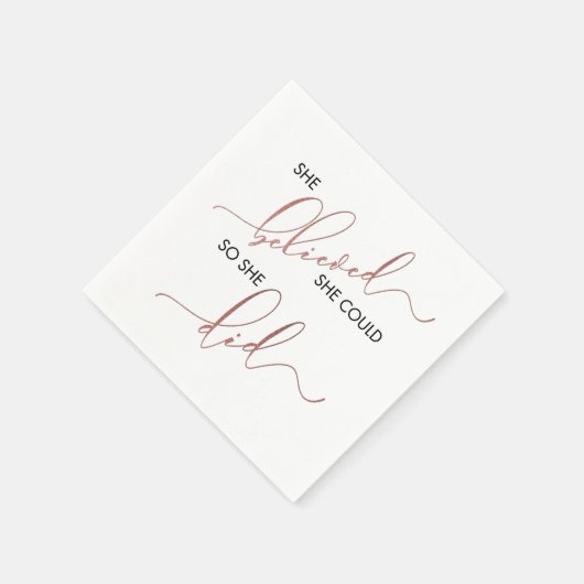 彼女信じは自分の引用文を行うこインスパイアとができた スタンダードカクテルナプキン (角)