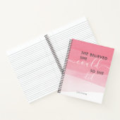 彼女信じは自分の意思を示しパーソナライズされたた ノートブック (内部)