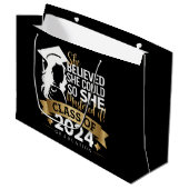 彼女信じは2024年にそれをマスターすることができた ラージペーパーバッグ (正面アングル)