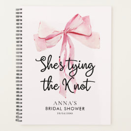 彼女、結婚式の準備中 ブライダルシャワー プランナー手帳