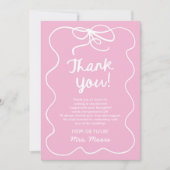 彼女、結婚式の準備中! 遊び心あふれるウェディングシャワーパーティ サンキューカード (正面)