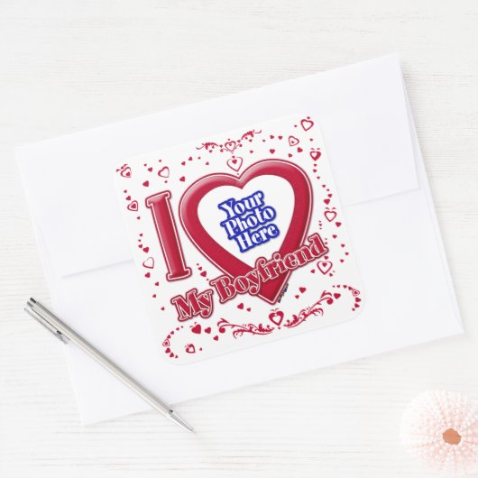 彼氏の写真が大好き赤いハート スクエアシール (封筒)