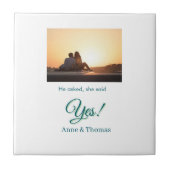 彼頼は彼女はyes写真の青婚約した緑と言った タイル (正面)