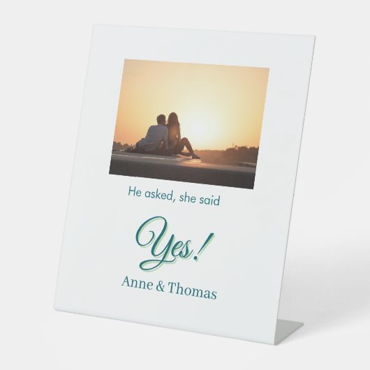 彼頼は彼女はyes写真の青婚約した緑と言った 台座サイン (正面)