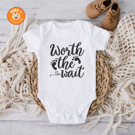 待ちに待った妊娠発表 ベビーボディスーツ