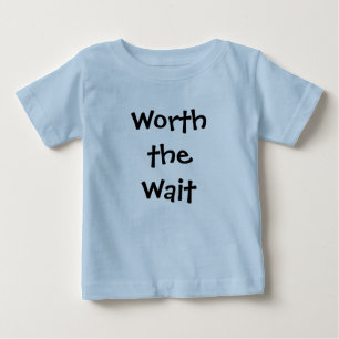 待ち時間のベビーまたは幼児のTシャツの価値を持って ベビーTシャツ