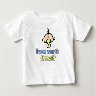 待つ価値があった ベビーTシャツ