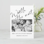 「待つ価値がある」写真養子縁組アナウンスメントカード 招待状 (スタンド正面)