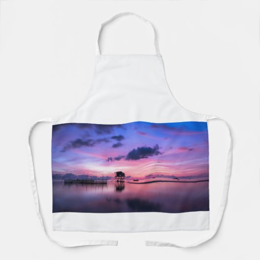 後に平和なラグーンのイメージを持つエプロン エプロン (正面)