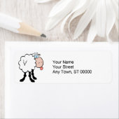 後ろおもしろいから舌を出す可愛い羊 ラベル (インサイチュ)