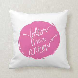 後を追って下さいあなたの矢の装飾用クッション| {ピンクの背部} クッション