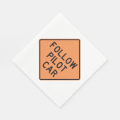 後を追パイロット車の道路工事建築標識 スタンダードランチョンナプキン (角)