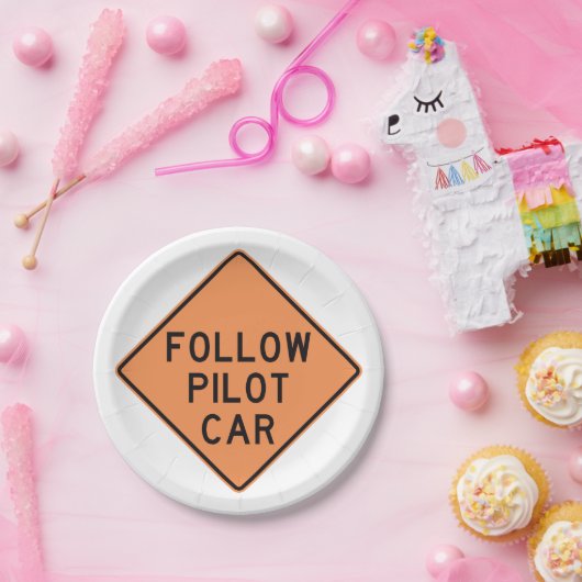 後を追パイロット車の道路工事建築標識 ペーパープレート (パーティー)