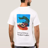 後席の運転。 不朽の伝統 Tシャツ (裏面)