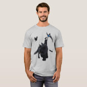 後見人とカラス付きダークリパー Tシャツ (正面フル)