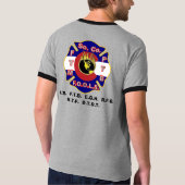 従って。 Co. F.O.O.L.S.の信号器のTシャツ Tシャツ (裏面)