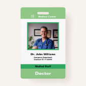 従業員のグリーン写真会社のロゴとバーコード バッジ (正面)