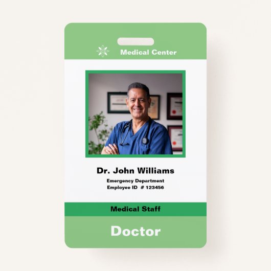 従業員のグリーン写真会社のロゴとバーコード バッジ (正面)