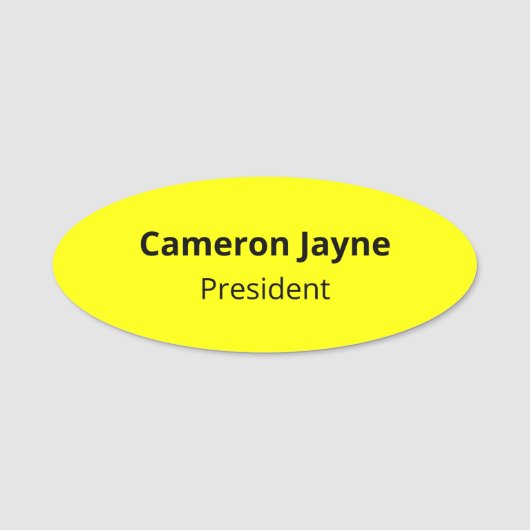 従業員のマグネットまたはピンの黄色い楕円形の名前タグ 名札 (正面)