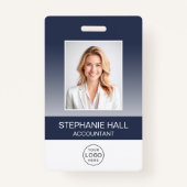 従業員の写真、ロゴ、名前のグラデーション バッジ (正面)