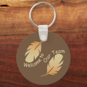 従業員ウェルカムダークブラウン羽毛ビジネスチーム キーホルダー (正面)